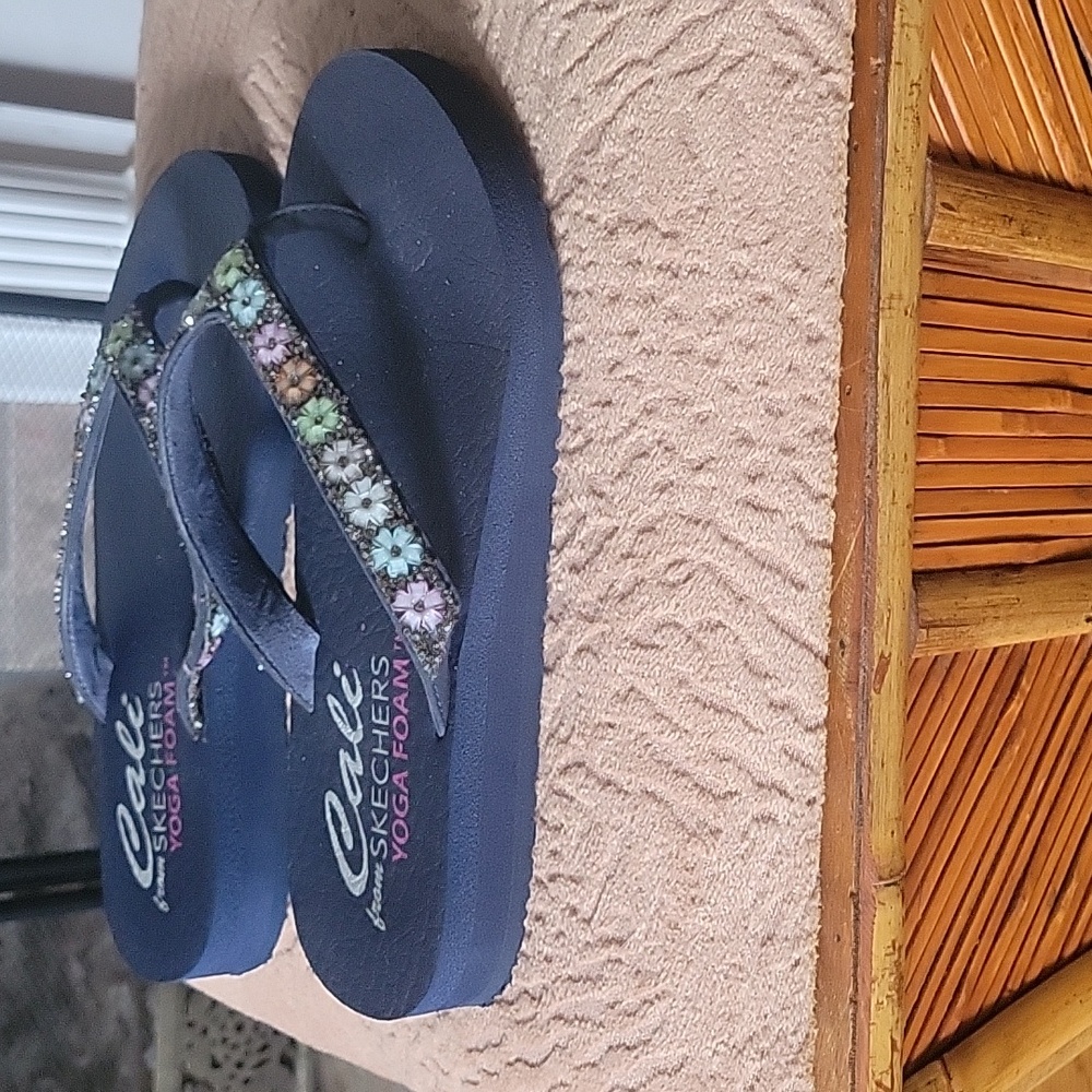 Skechers yoga foam flip-flops - Picture 2 of 3